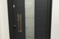 haustuer-schwarz-mit-lichtausschnitt-von-wessler