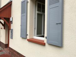 holzklapplaeden-grau-in-mainz