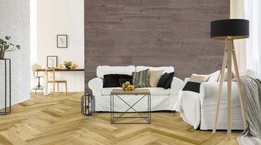 Fischgräten Parkett HQ von Holzland in Wohnzimmer