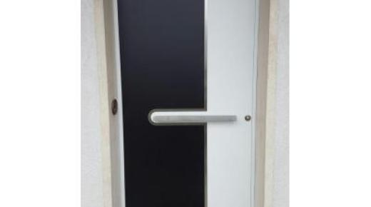 aluminium-haustuer-weiß/schwarz-in-hochheim