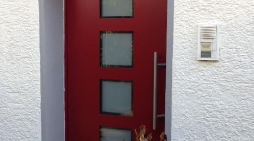 aluminium-haustuer-rot-in-gonsenheim