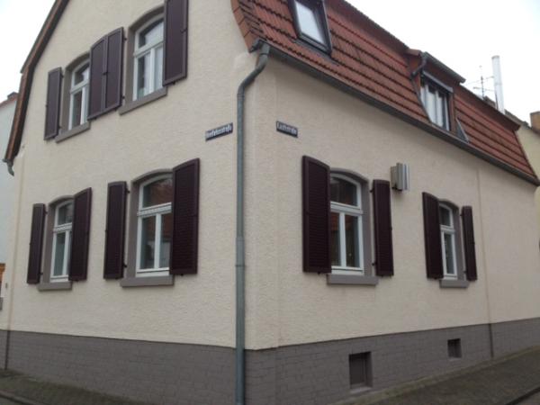 klapplaeden-braun-in-hochheim 