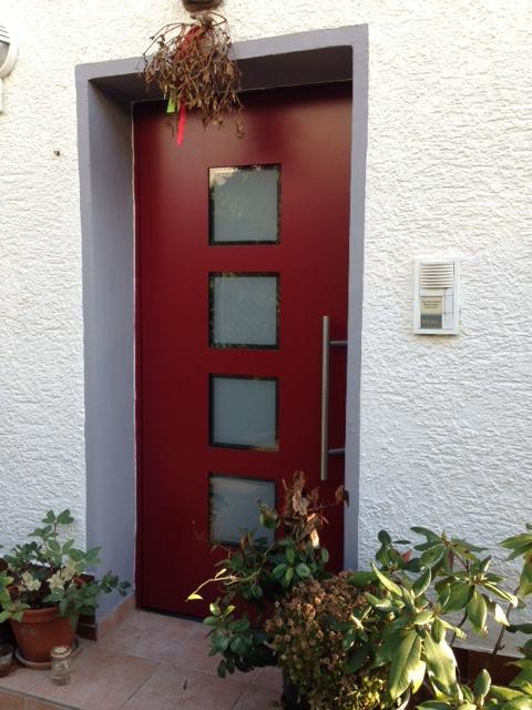 aluminium-haustuer-rot-in-gonsenheim 