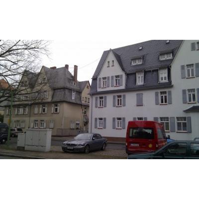 kunststofffenster-mit-klapplaeden-grau-in-frankfurt