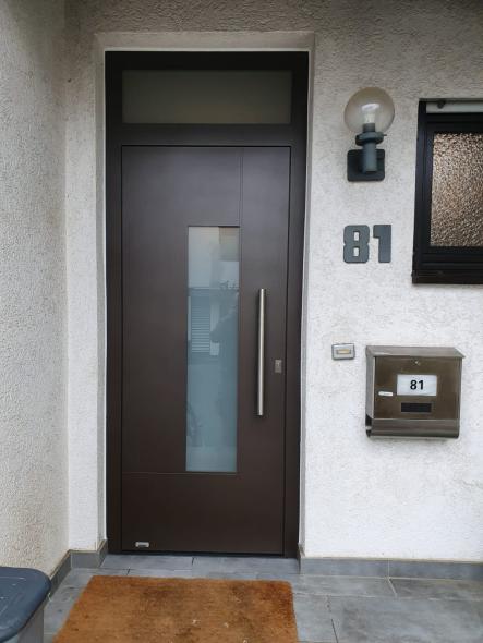 Aluminium Haustür mit Oberlicht in grau, Mainz